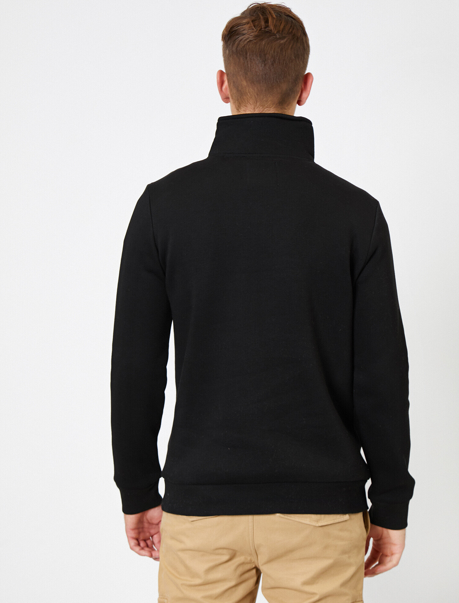 Koton Yarım Fermuarlı Dik Yaka Yan Cep Detaylı Baskılı Sweatshirt - Siyah. 4