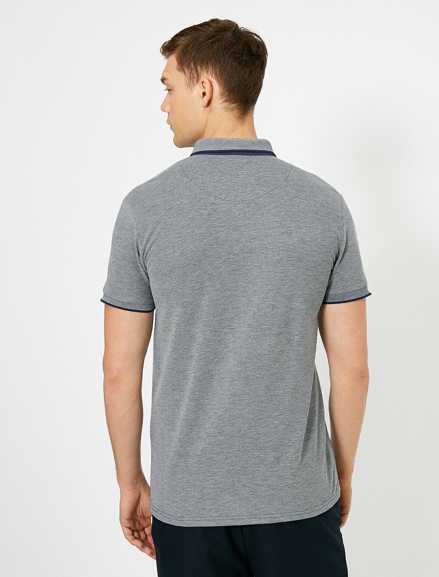 Koton Polo Yaka İşleme Detaylı Desenli Kumaş Slim Fit Tişört. 4