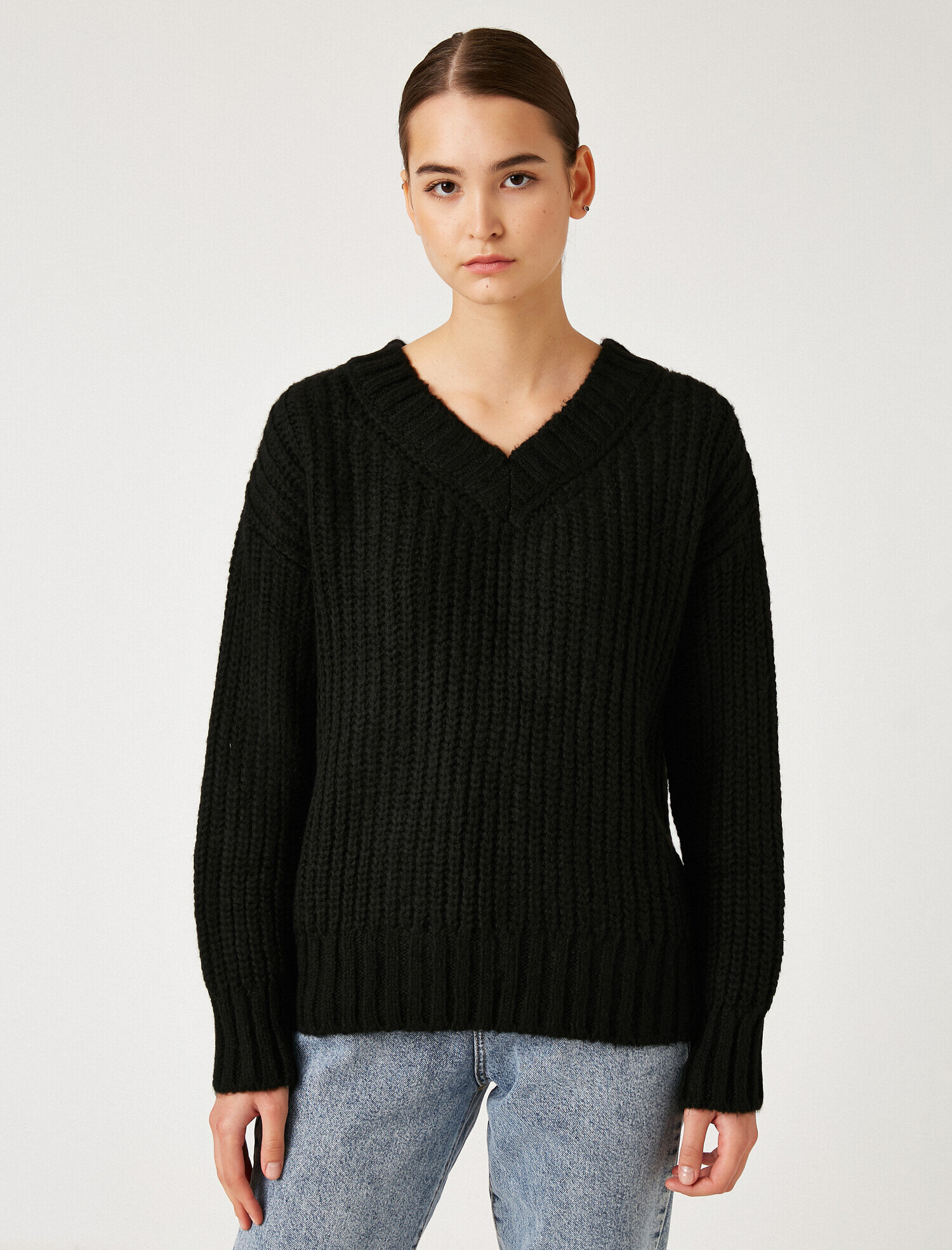 v neck sweater black