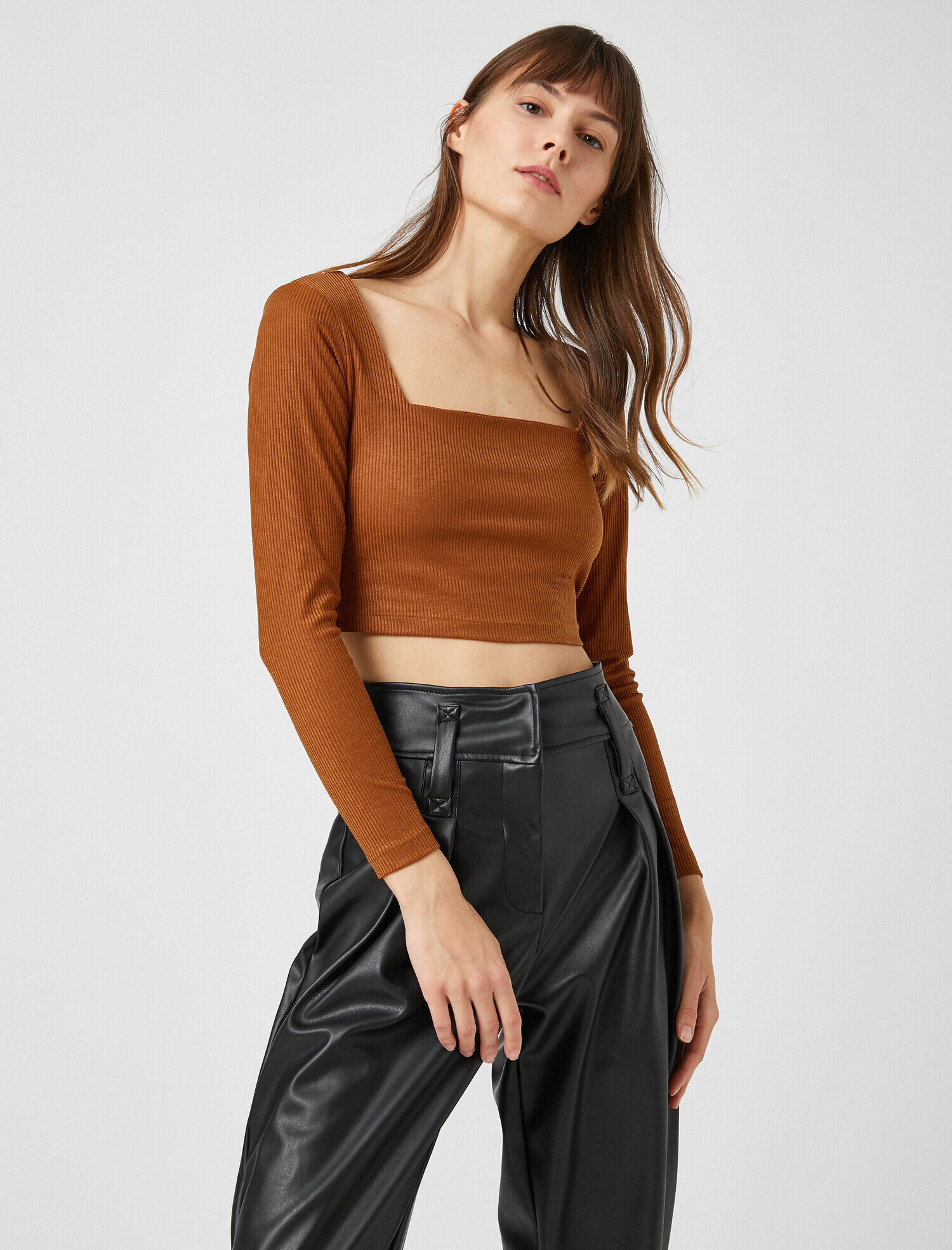 oversized t shirt crop top