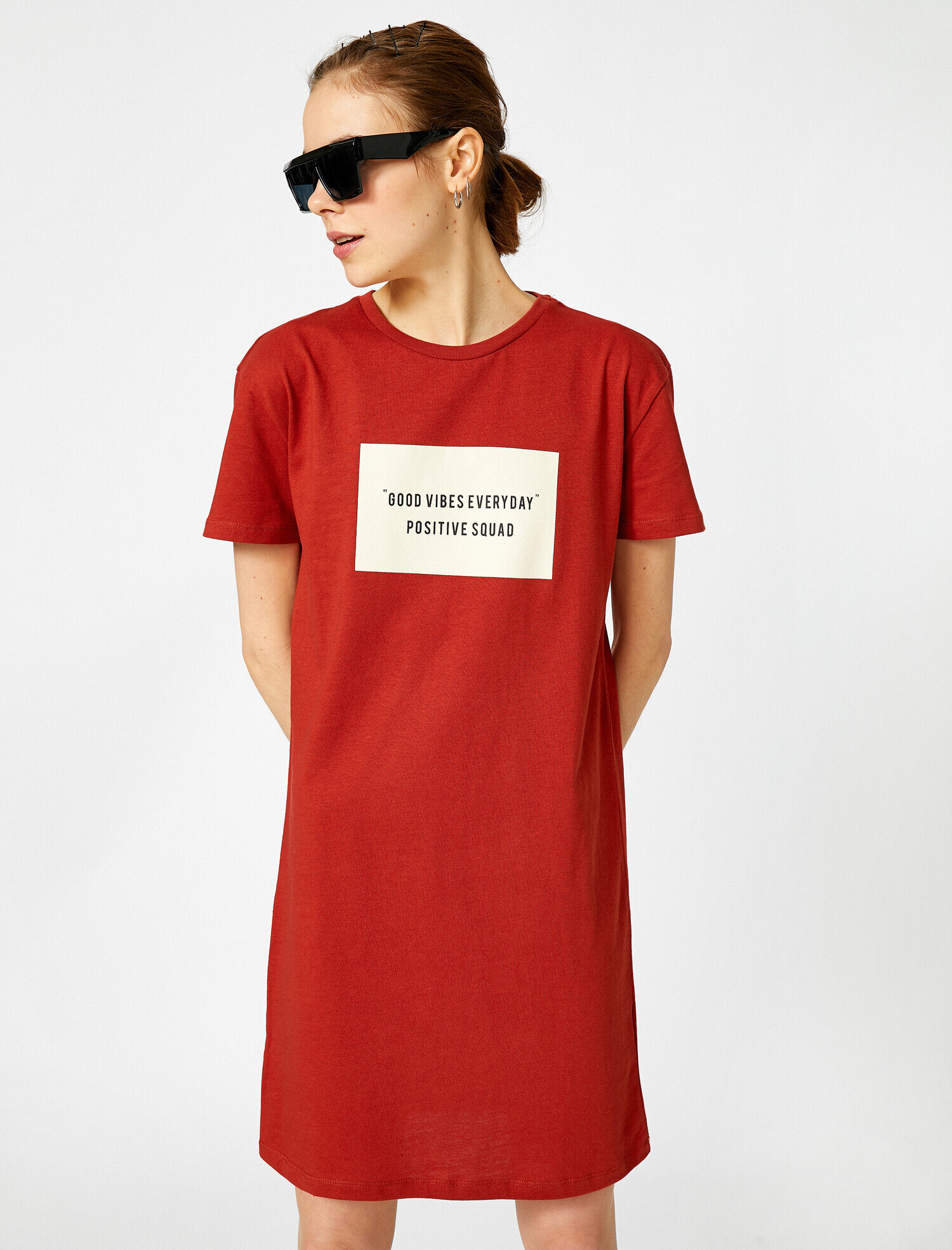 crew neck short sleeve dress