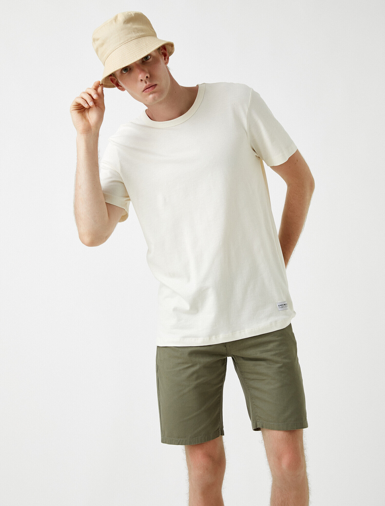 khaki shorts and t shirt