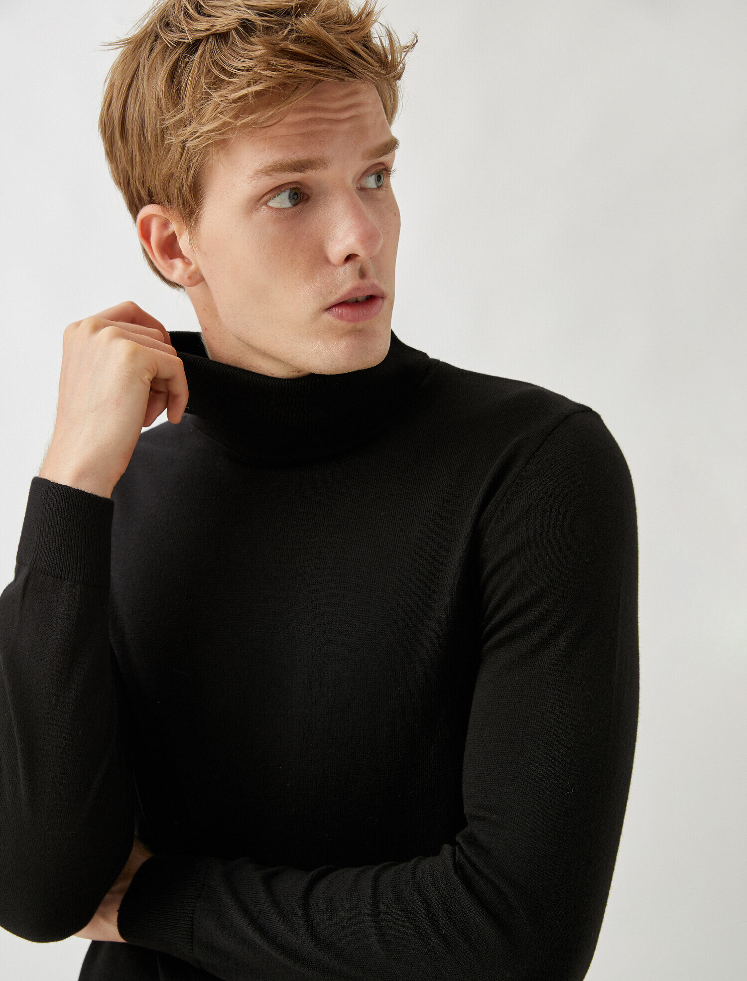 men turtleneck sweaters