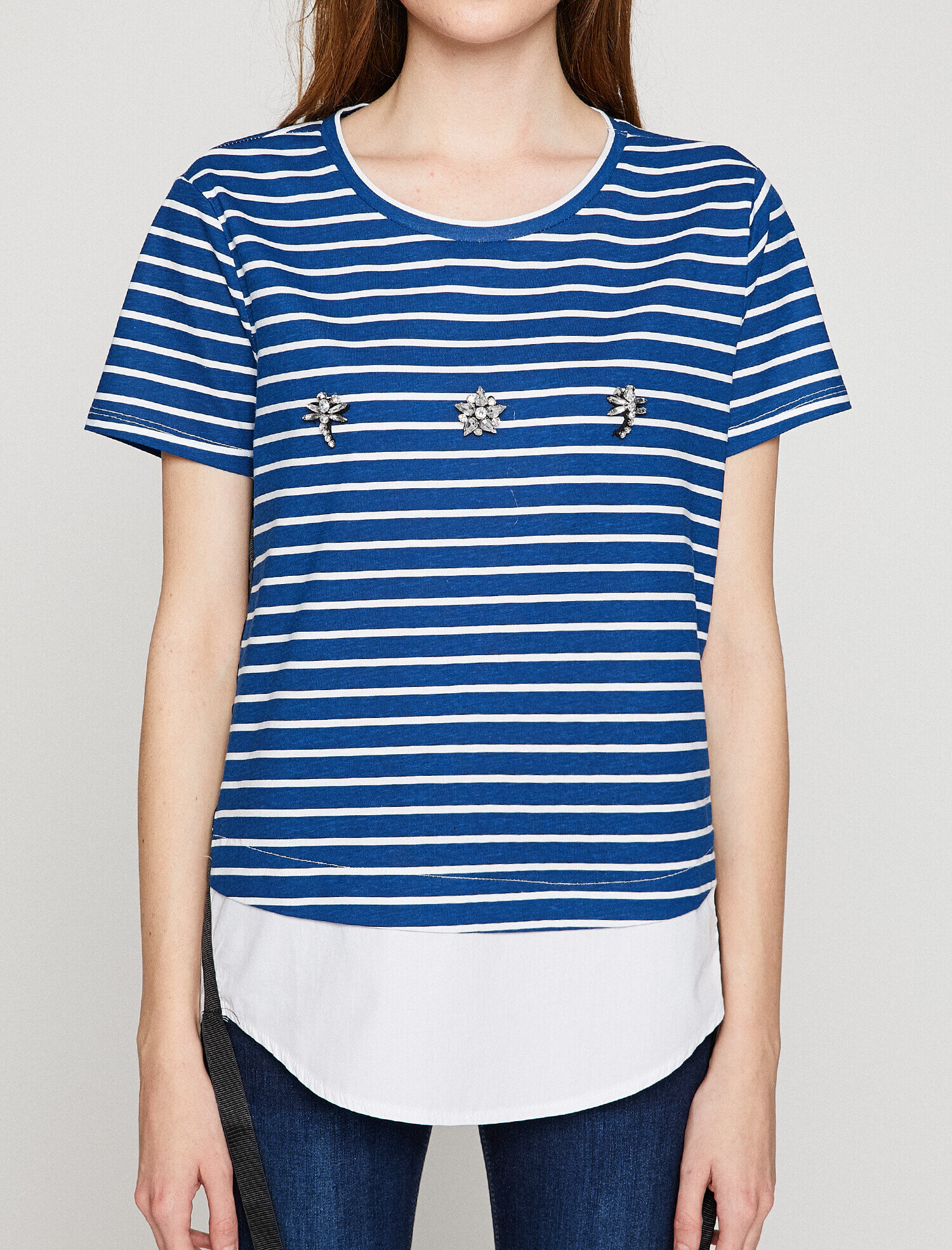 Koton Taş Detaylı T-Shirt - Lacivert Çizgili. 3