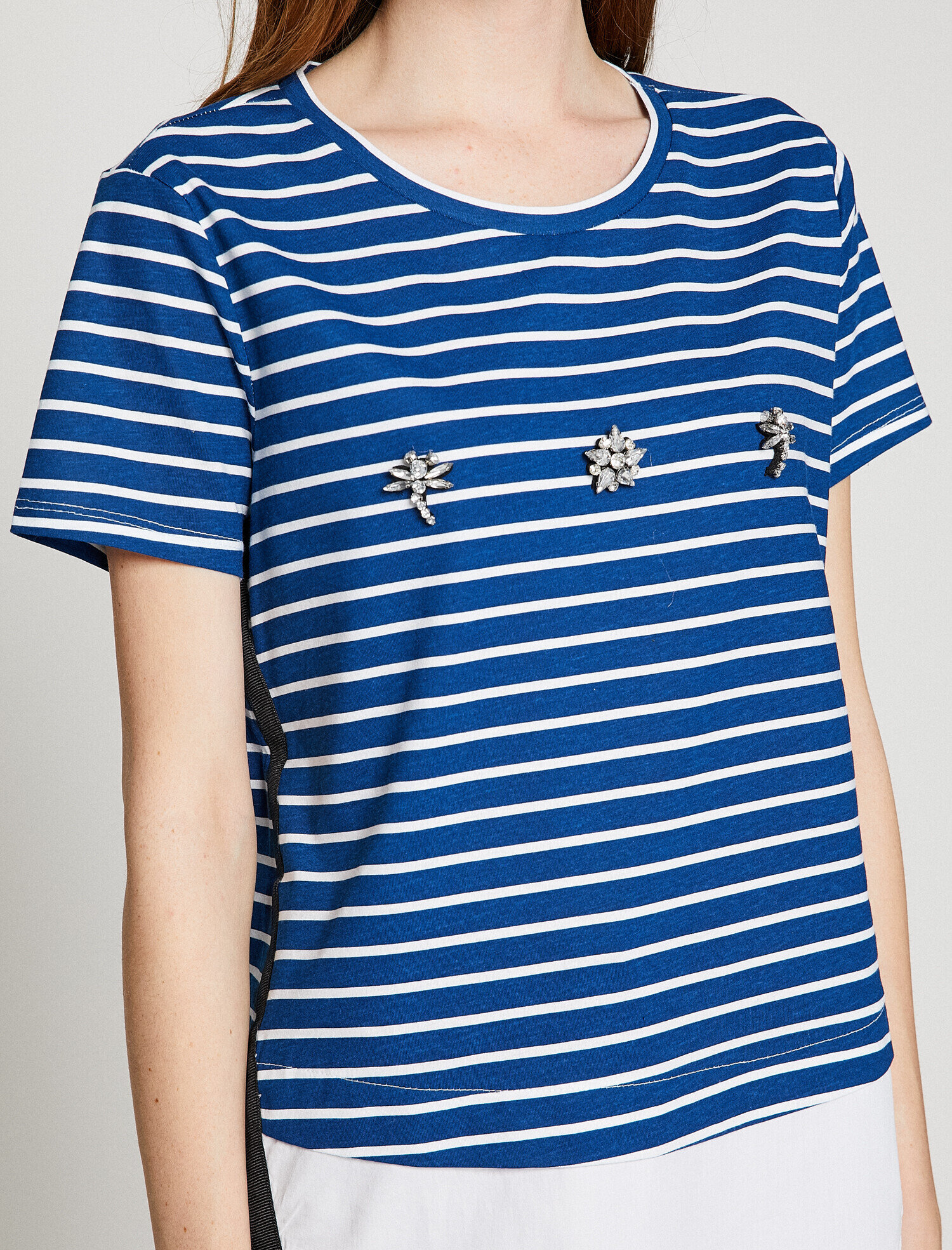 Koton Taş Detaylı T-Shirt - Lacivert Çizgili. 5