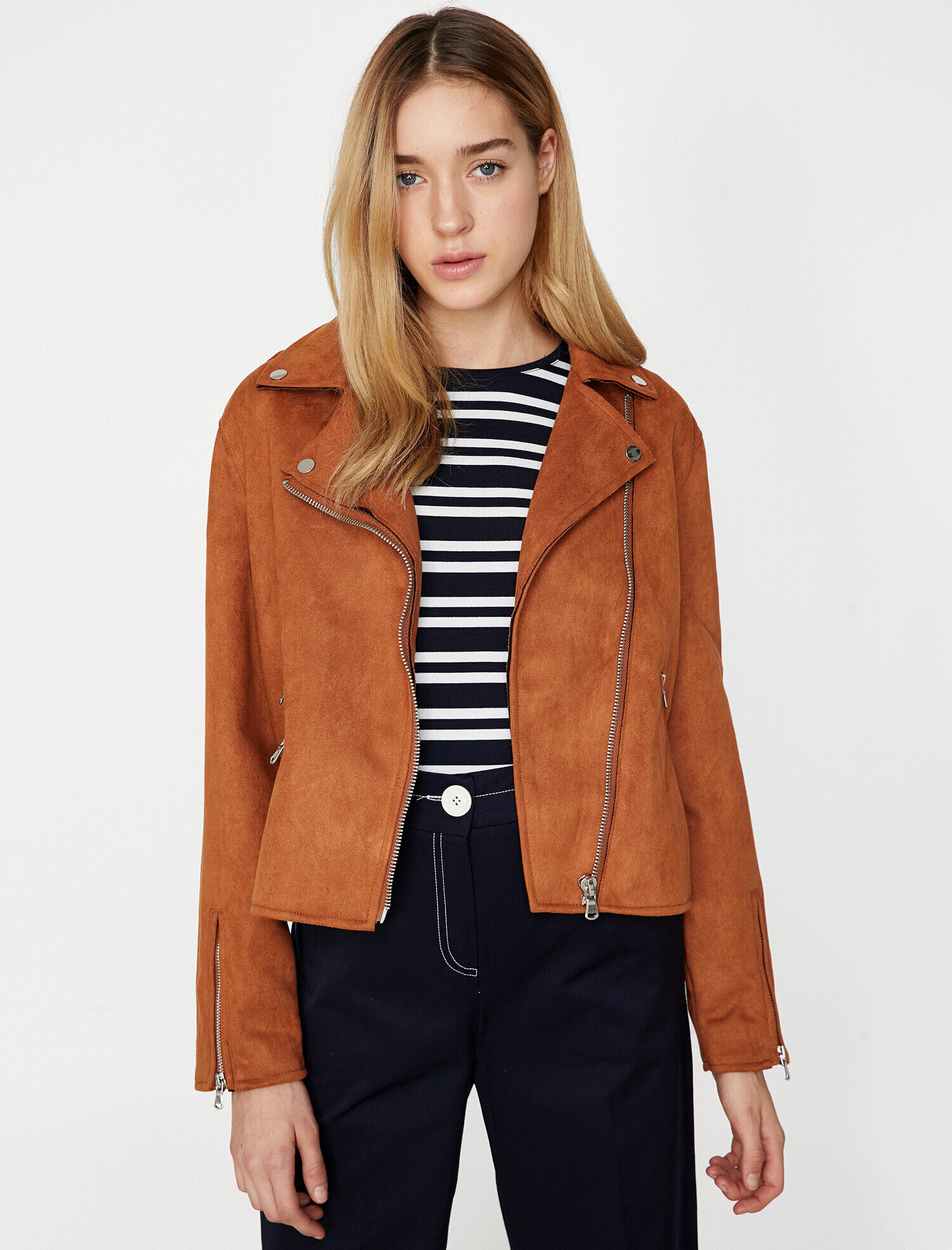 Kahverengi Ceketli Kadin Fotografi