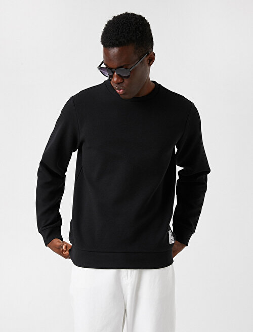 Dokulu Etiketli Sweatshirt - Siyah