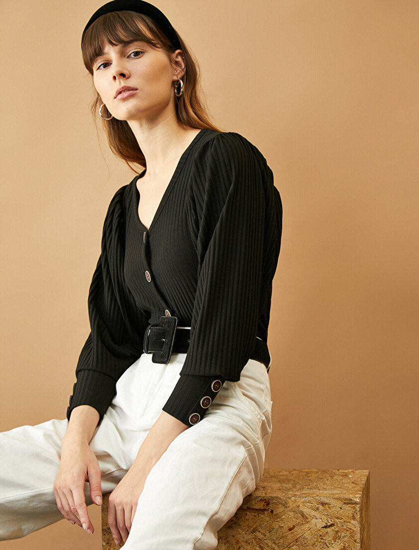 Düğme Detaylı T-Shirt