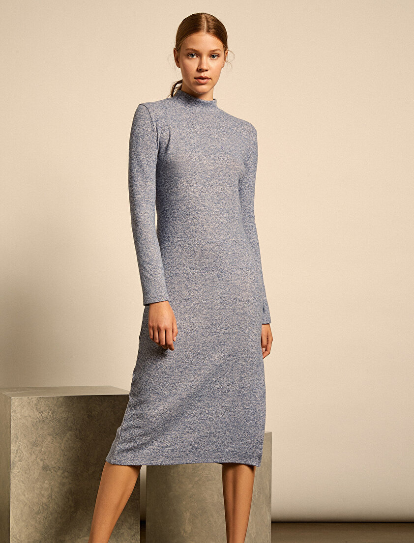 Yırtmaç Detaylı Elbise