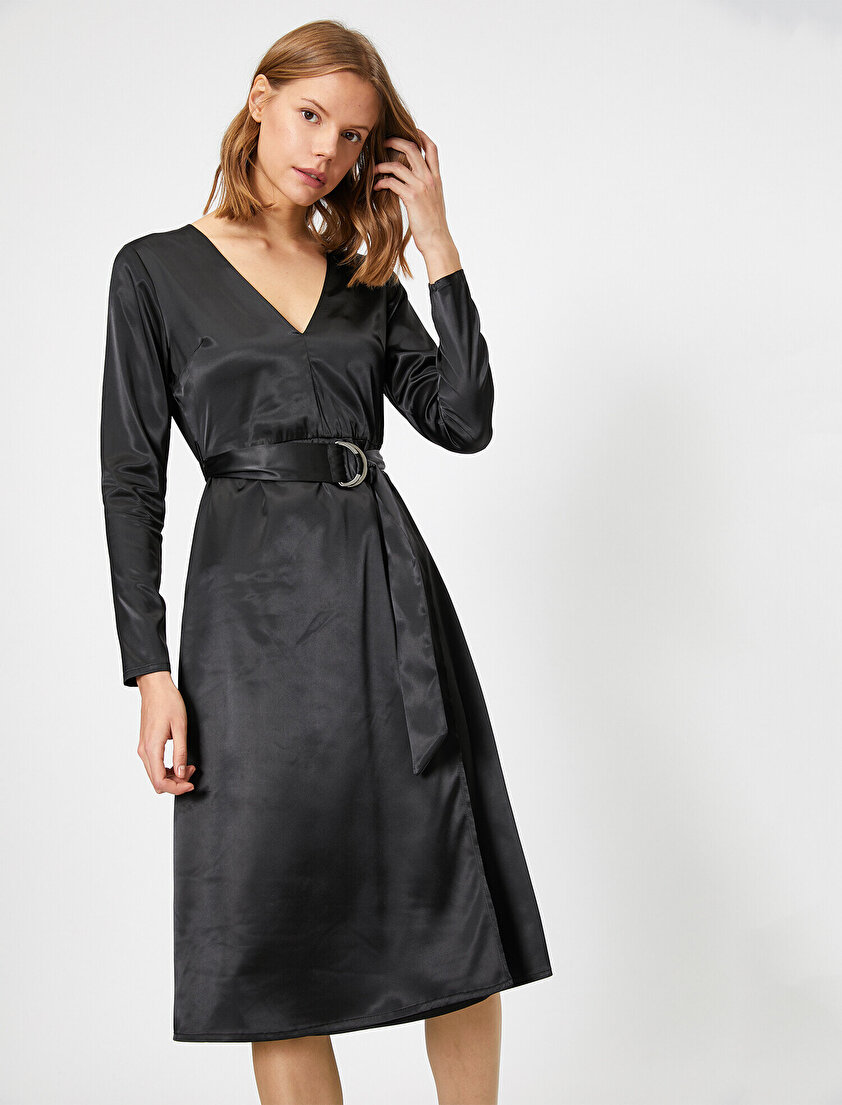 Kemer Detaylı Elbise