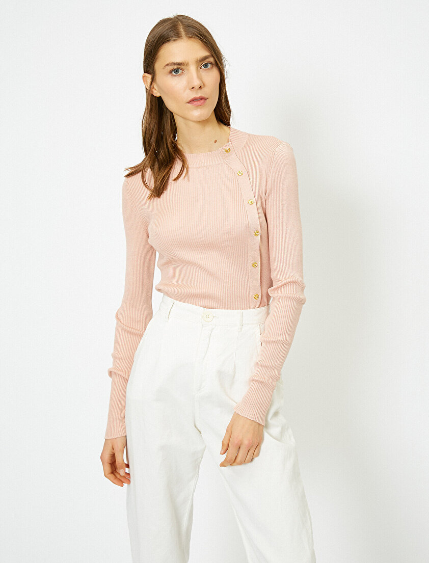 Düğme Detaylı Kazak