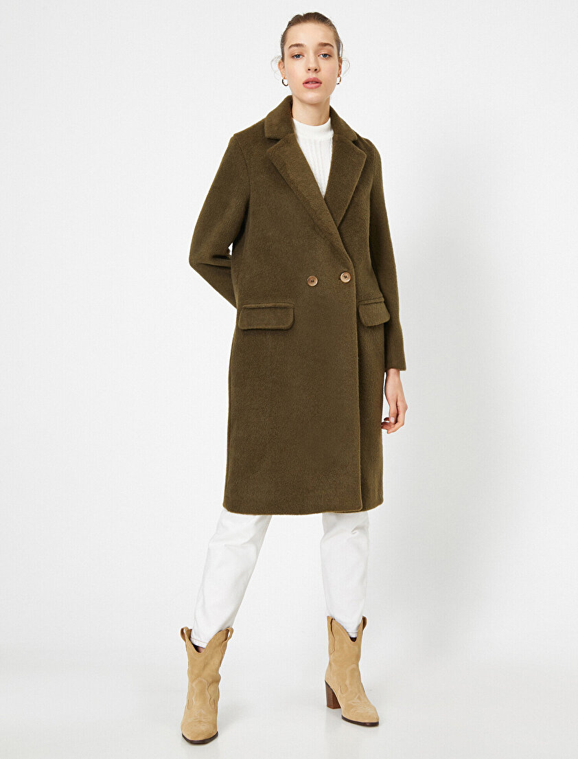 Düğme Detaylı Kaban