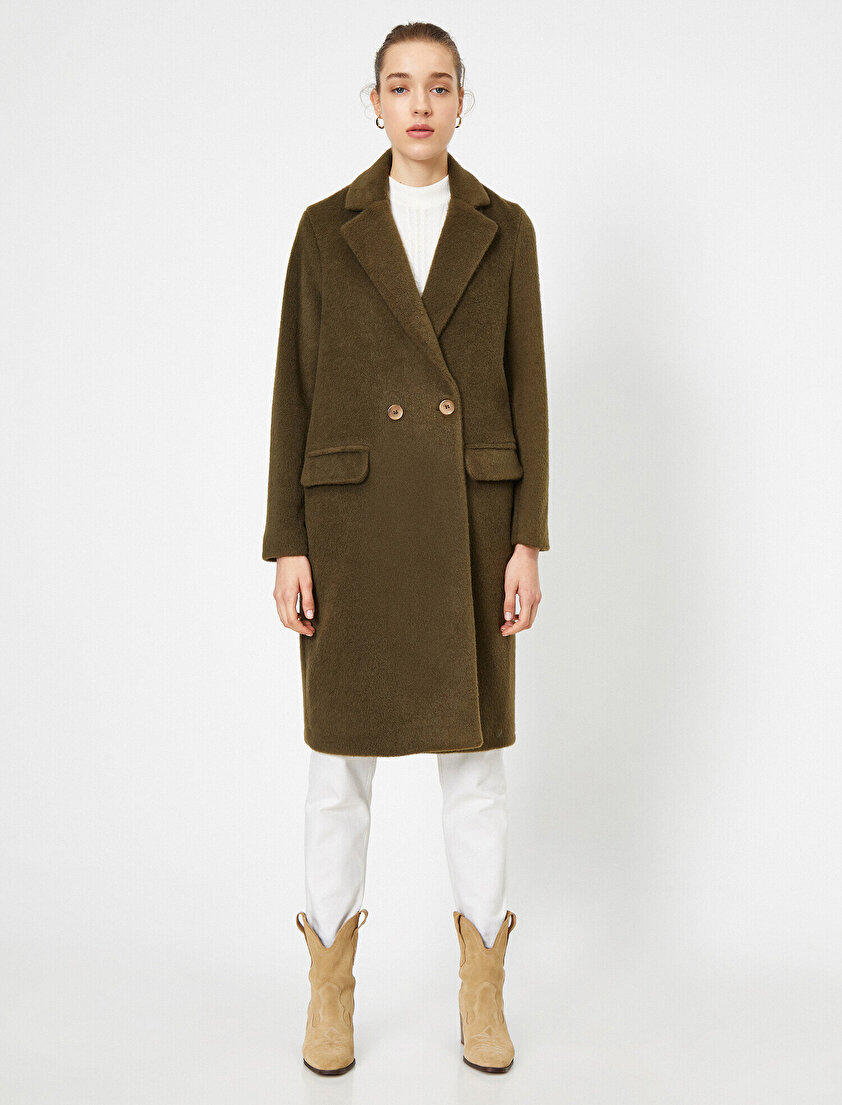 Düğme Detaylı Kaban