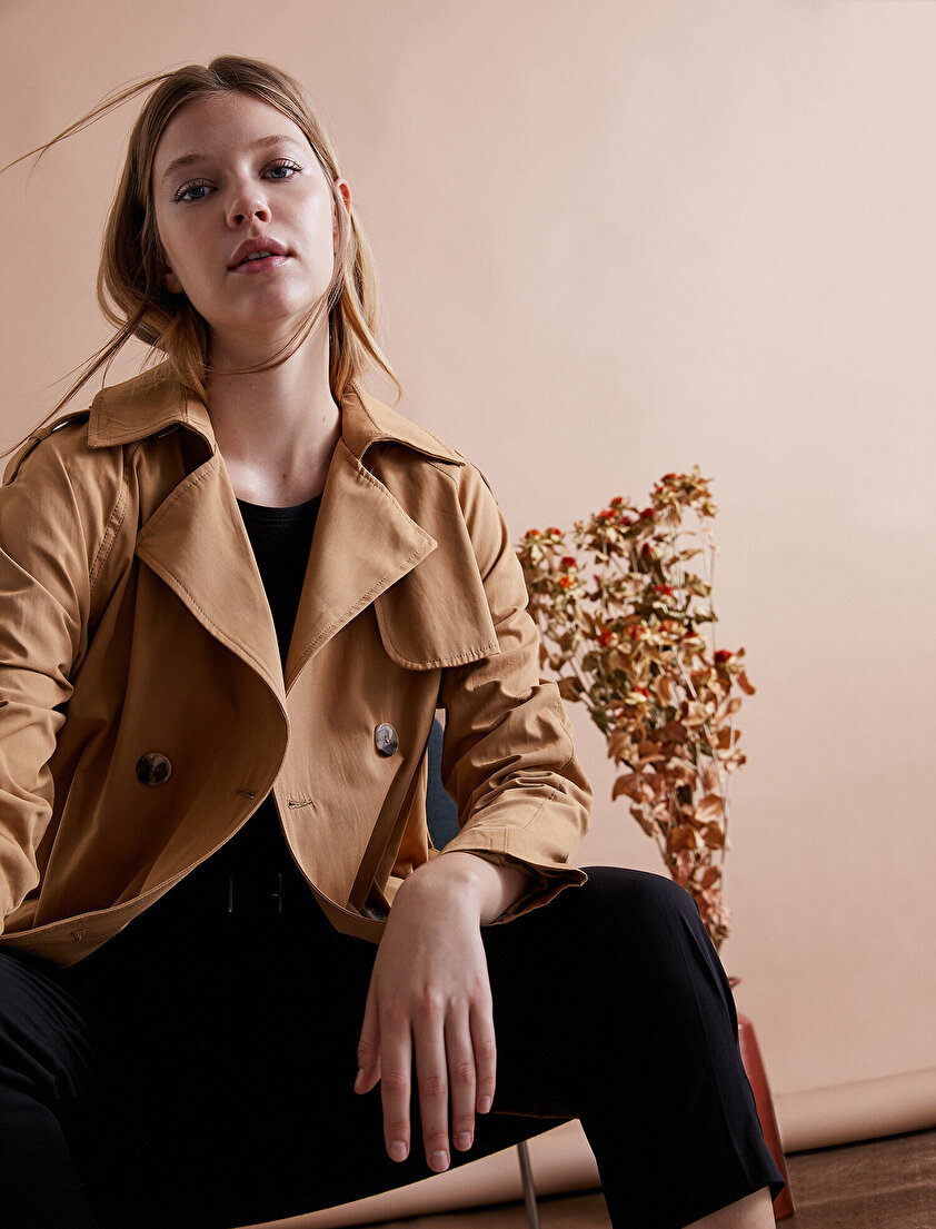 Düğme Detaylı Trençkot