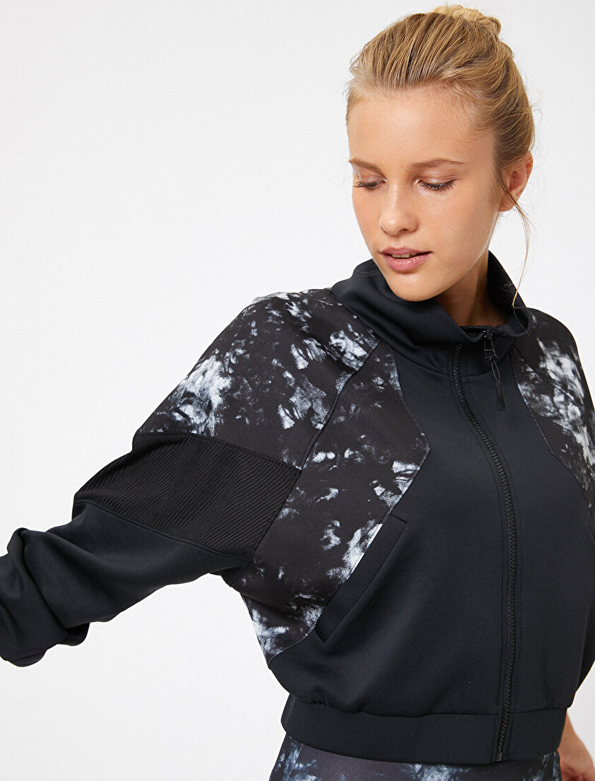 Ebru Şallı Loves Koton Sport Mont