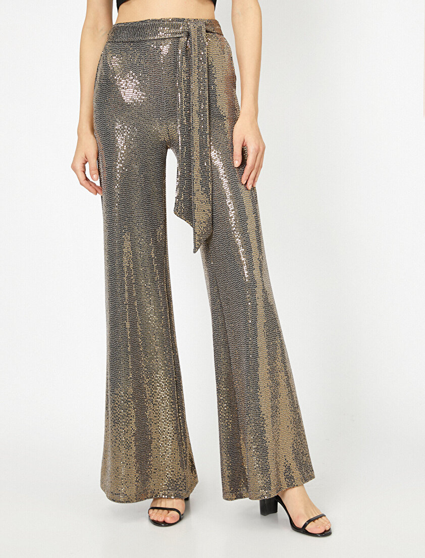 Pul Detaylı Pantolon