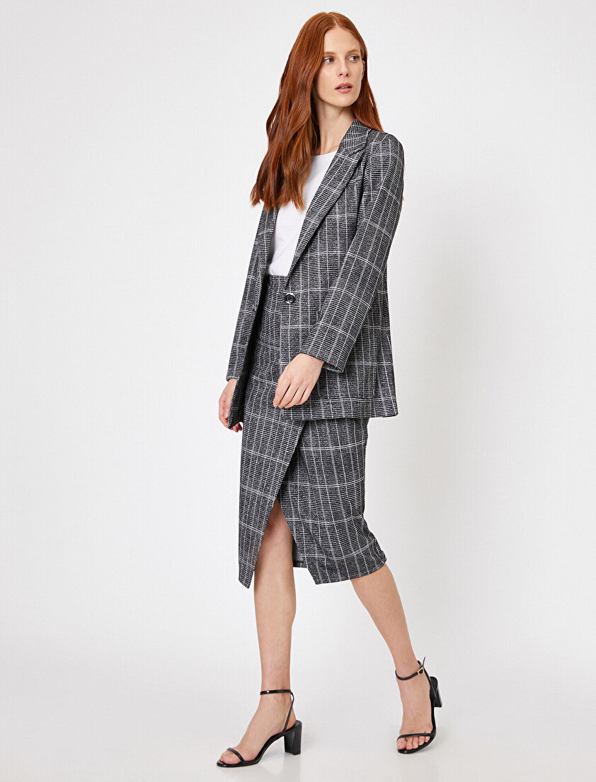 Düğme Detaylı Etek