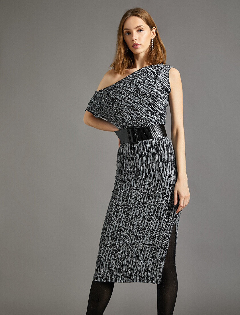 Simli Desenli Düşük Omuz Yırtmaçlı Midi Boy Elbise