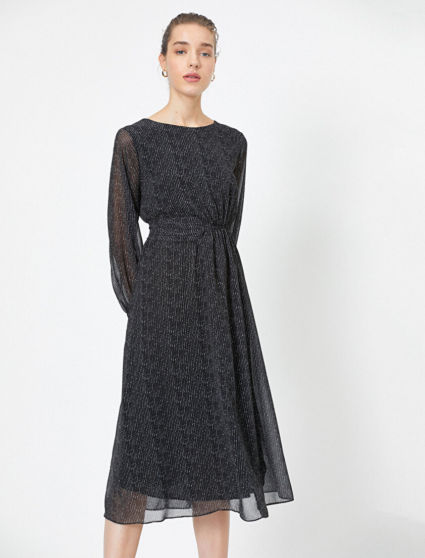 Tül Detaylı Elbise