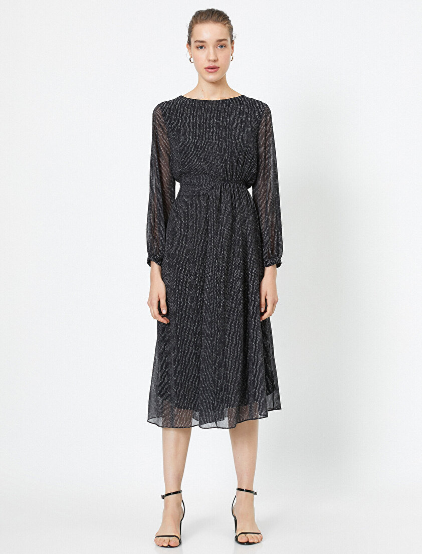 Tül Detaylı Elbise