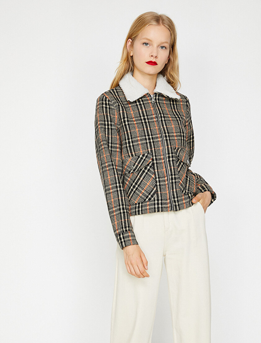 Yakası Suni Kürklü Mont