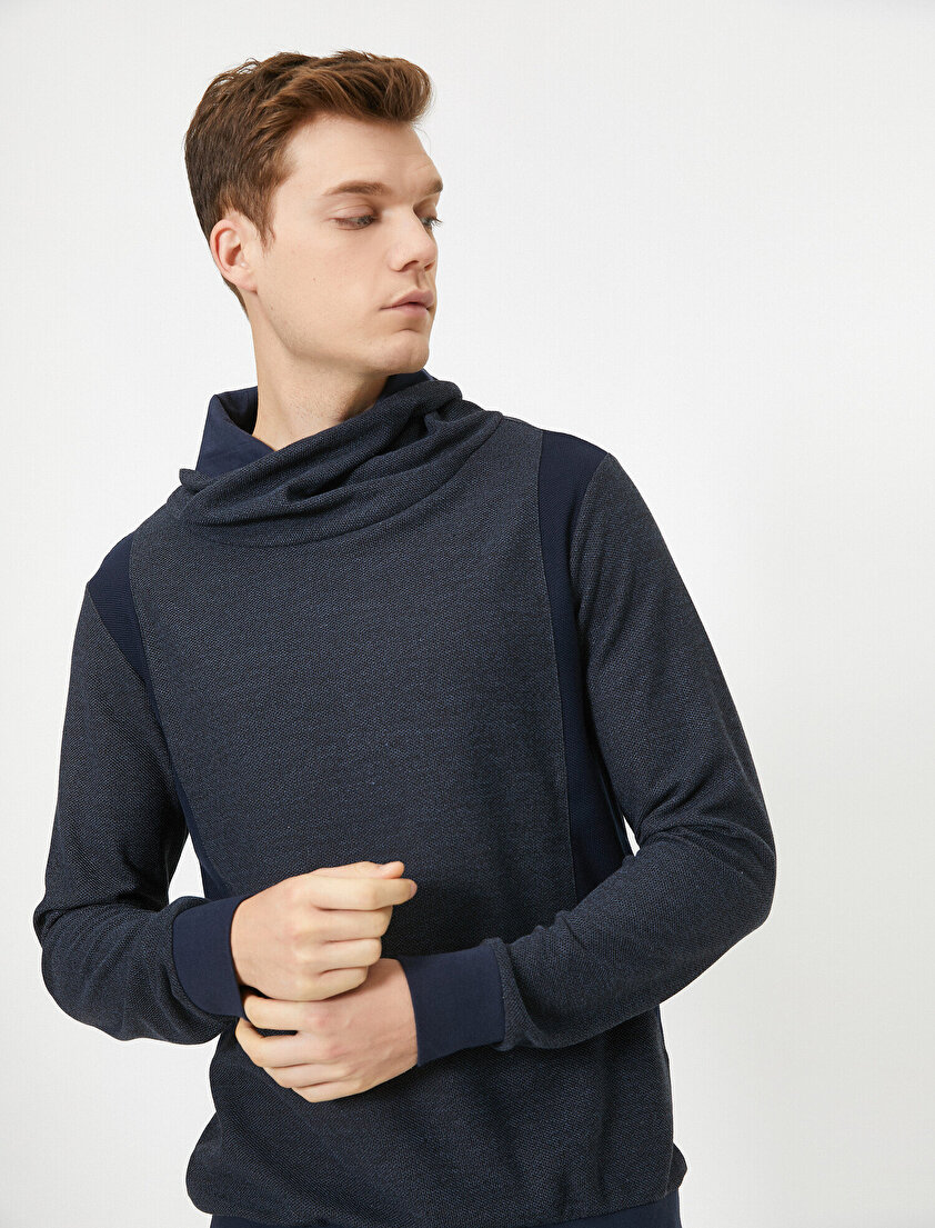 Degaje Yaka Uzun Kollu Sweatshirt