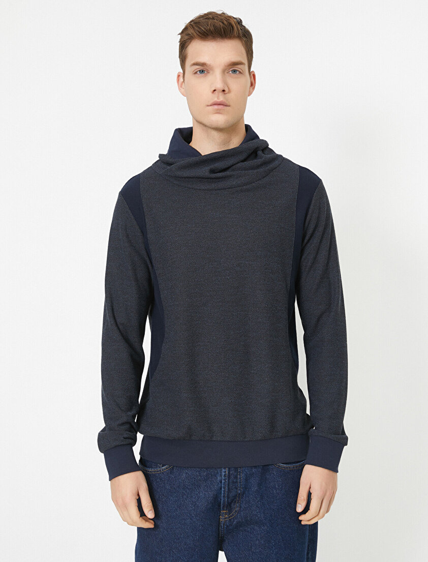 Degaje Yaka Uzun Kollu Sweatshirt