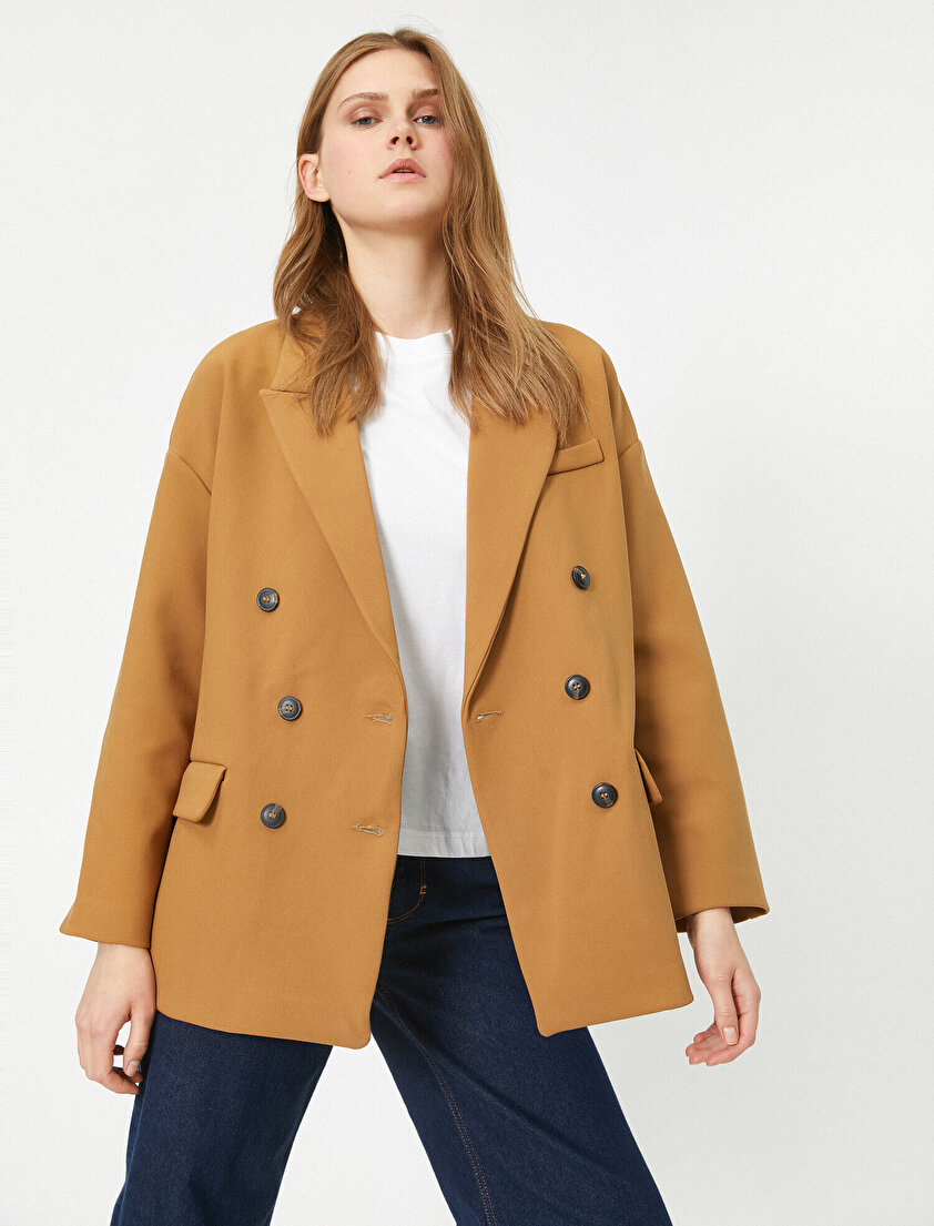 V Yaka Cepli Düğme Detaylı Ceket