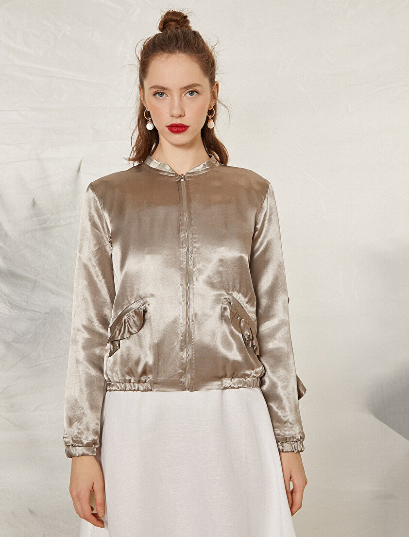 Parlak Saten Kumaş Fırfırlı Uzun Kollu Ceket