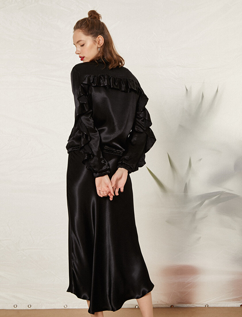 Parlak Saten Kumaş Fırfırlı Uzun Kollu Ceket