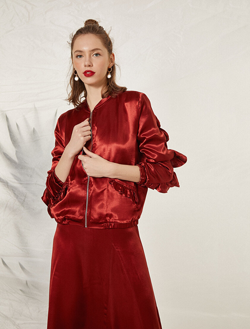 Parlak Saten Kumaş Fırfırlı Uzun Kollu Ceket