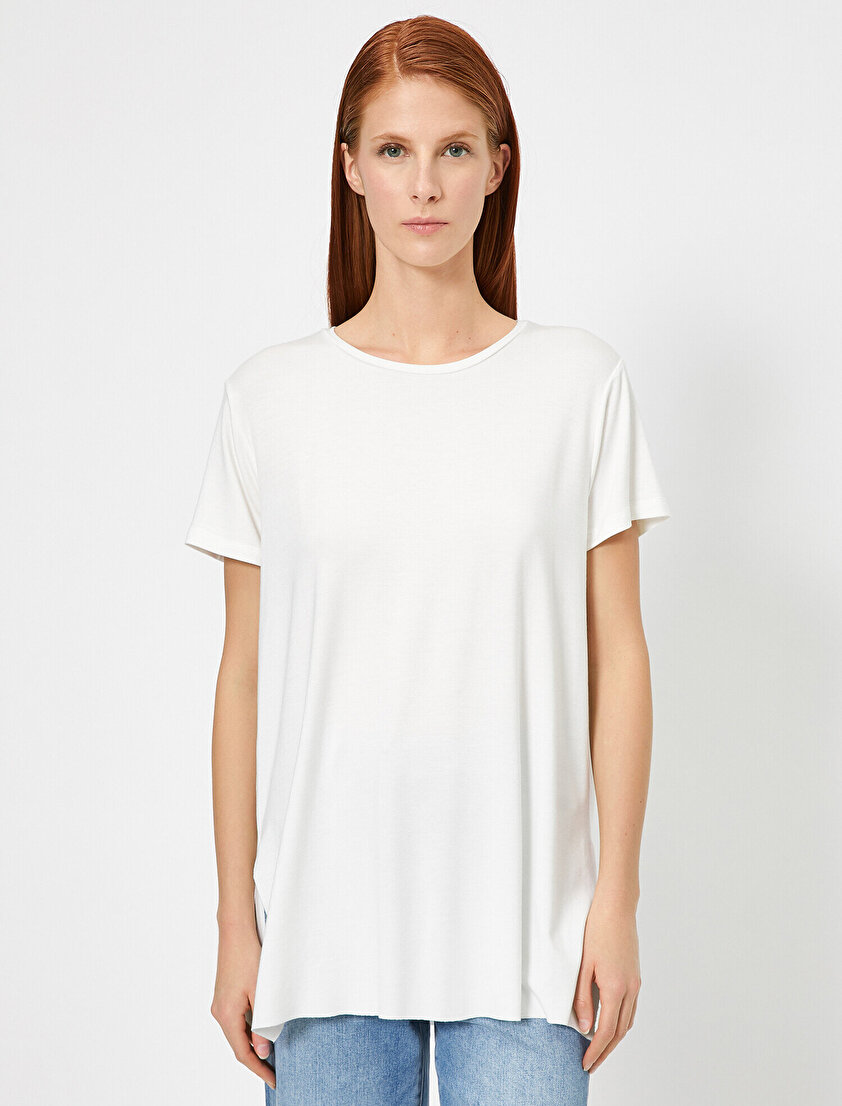 Yırtmaç Detaylı Bol Kesim Tişört