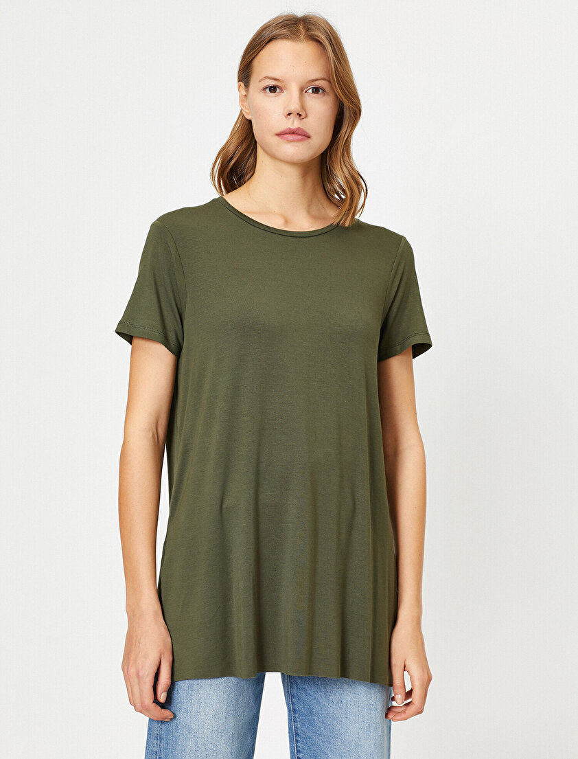 Yırtmaç Detaylı Bol Kesim Tişört