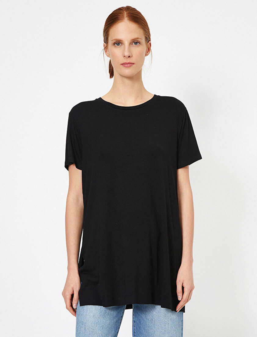 Yırtmaç Detaylı Bol Kesim Tişört
