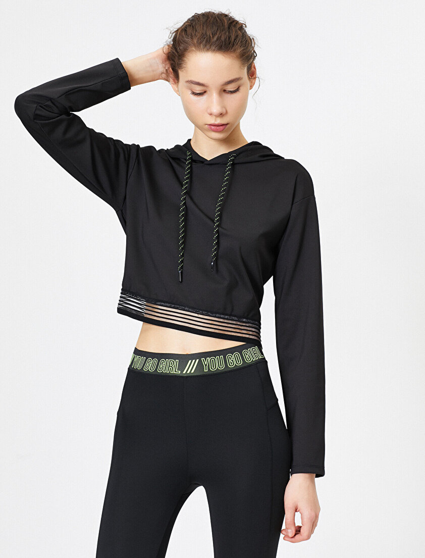 Kapüşonlu Sırt Detaylı Crop Sweatshirt