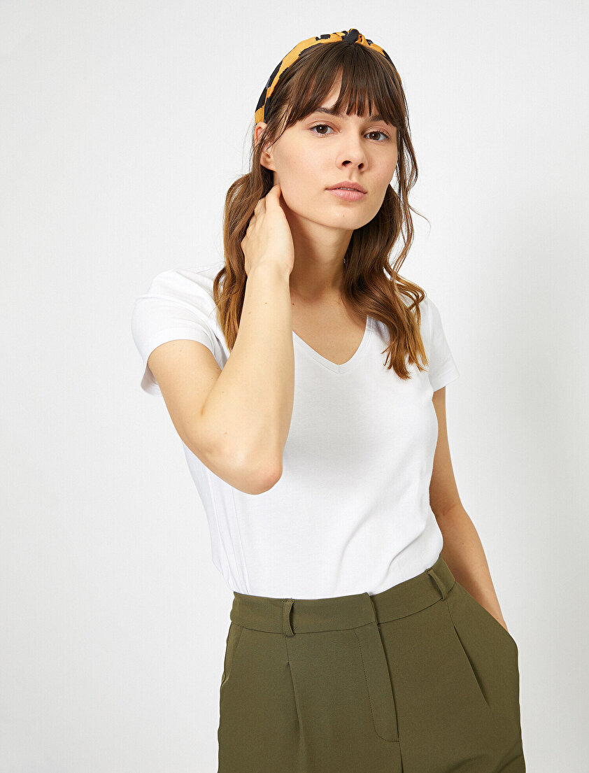 Standart Kesim V Yaka Basic Tişört