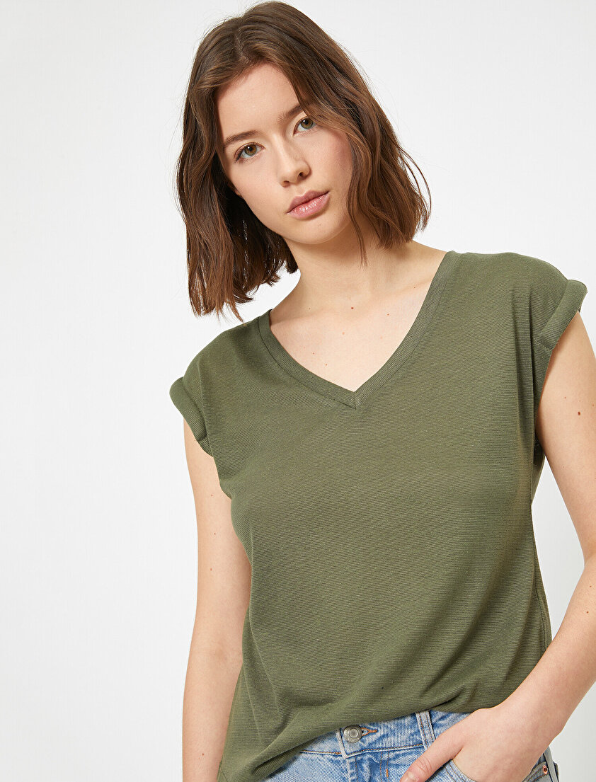 Kol Detaylı V Yaka Basic Tişört