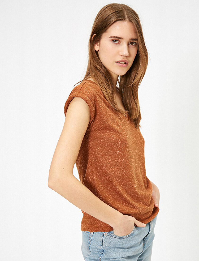 Kol Detaylı V Yaka Basic Tişört