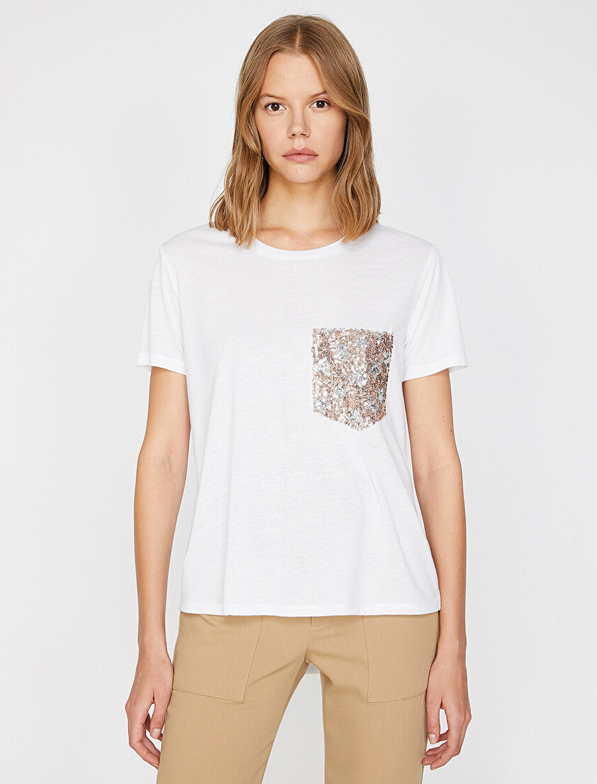 Pullu Cep Detaylı Bisiklet Yaka Standart Kalıp Tişört