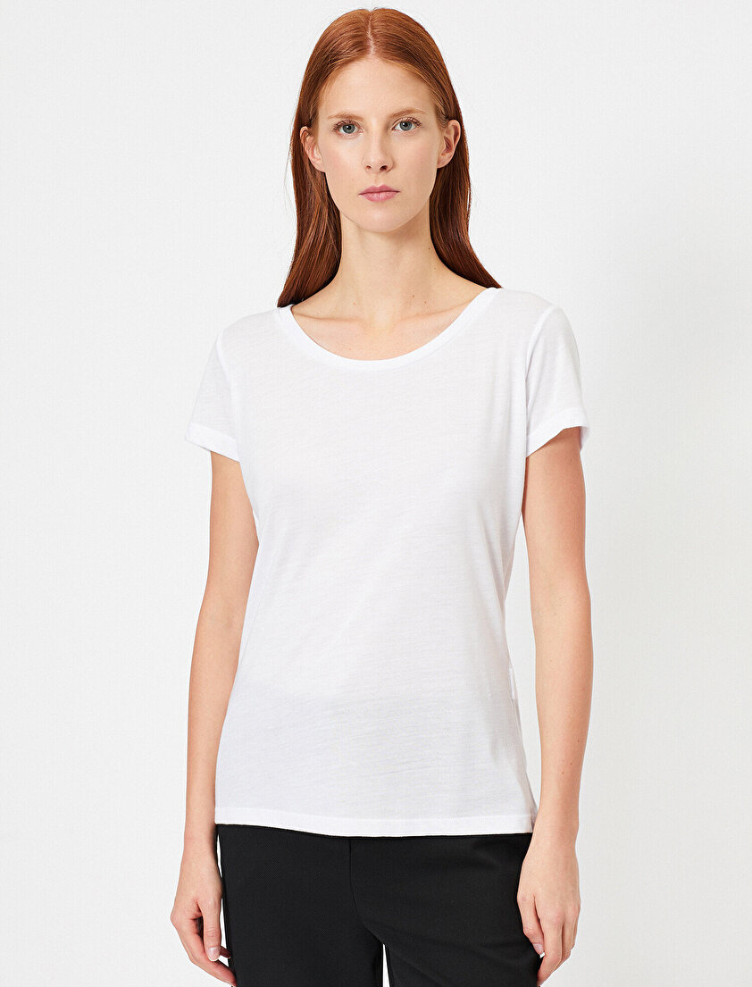 Oyuk Yaka Standart Kalıp Basic Tişört