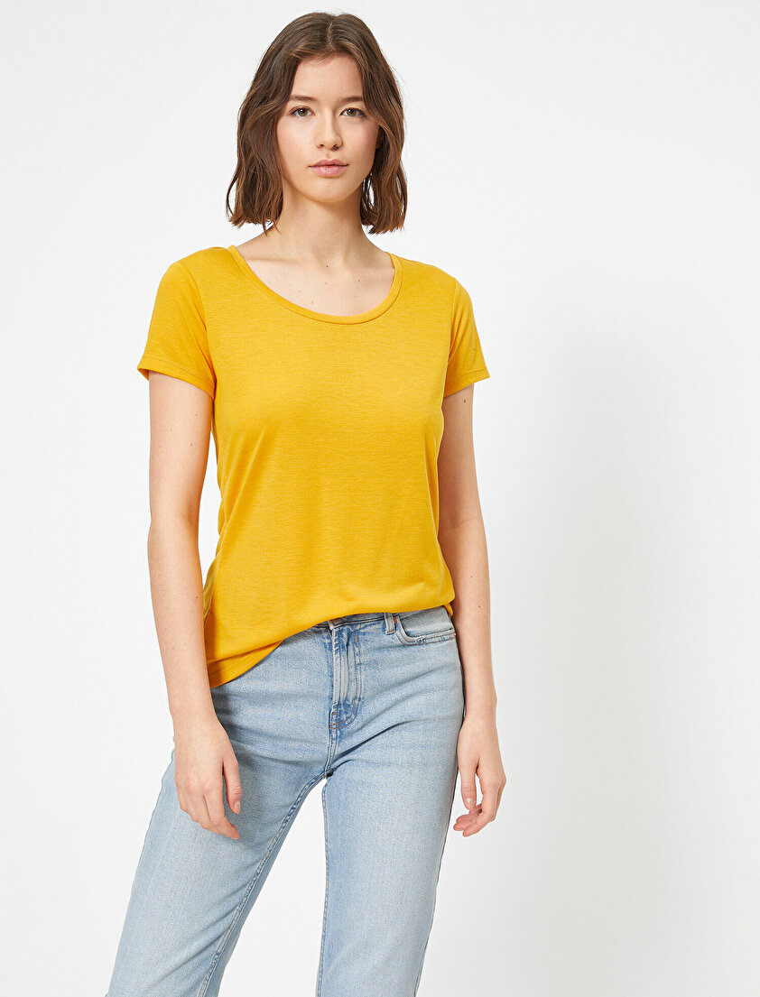 Oyuk Yaka Standart Kalıp Basic Tişört