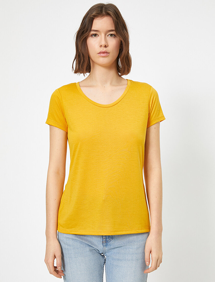 Oyuk Yaka Standart Kalıp Basic Tişört