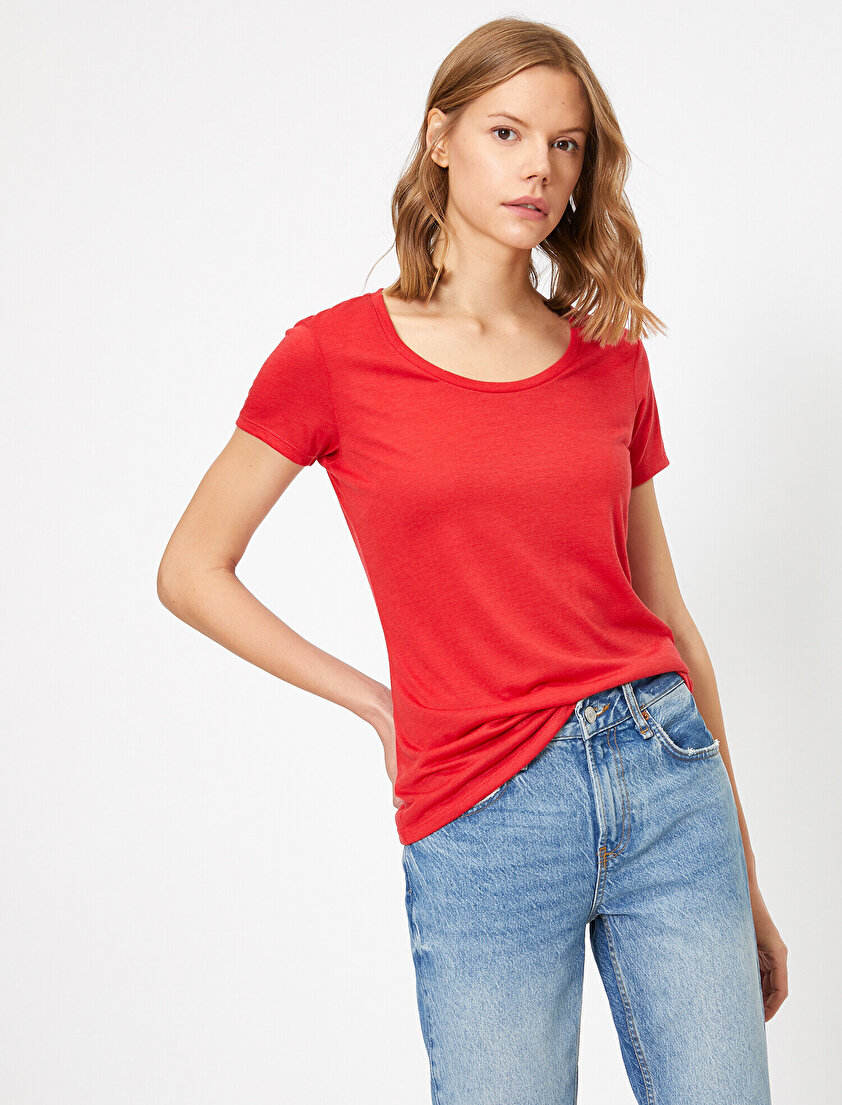 Oyuk Yaka Standart Kalıp Basic Tişört