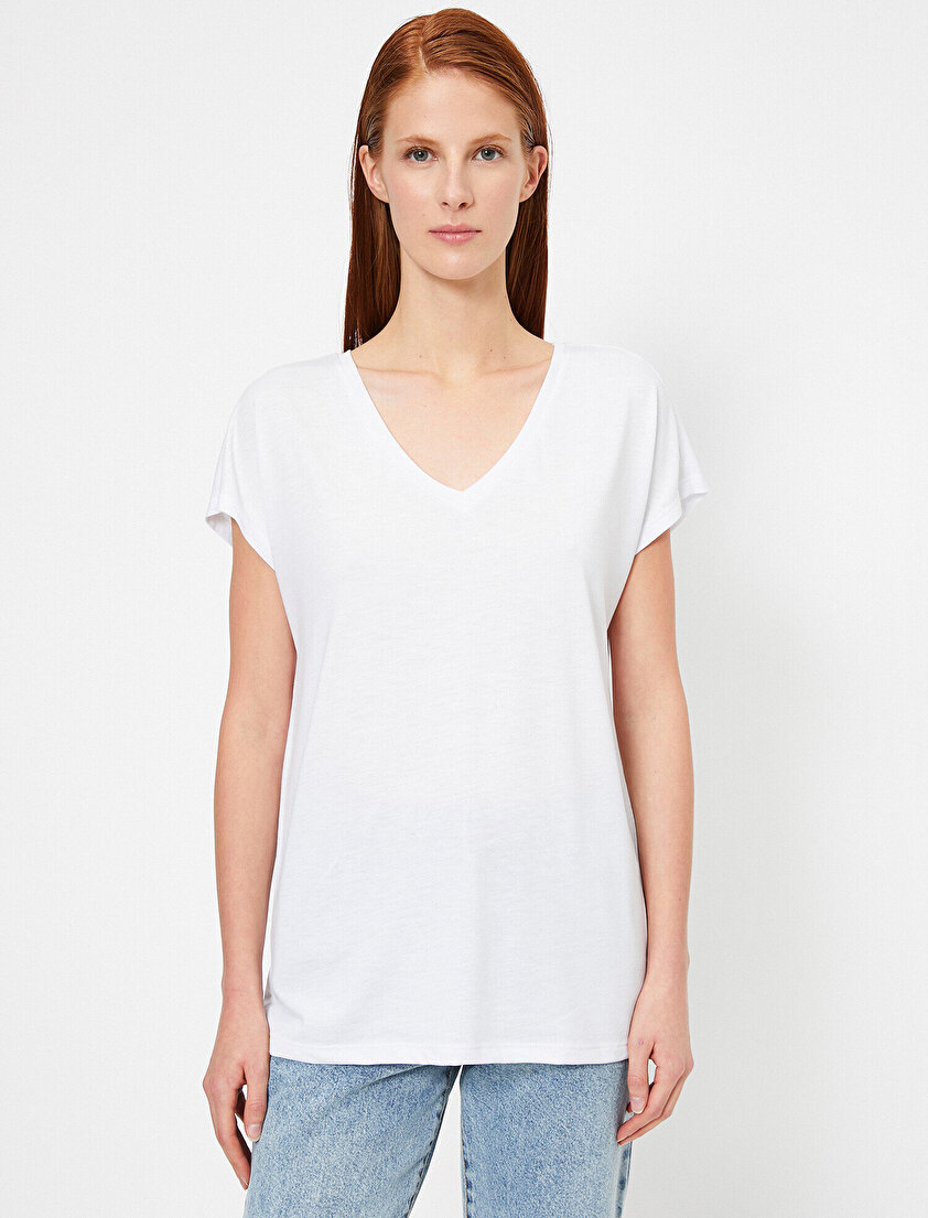 V Yaka Rahat Kalıp Basic Tişört