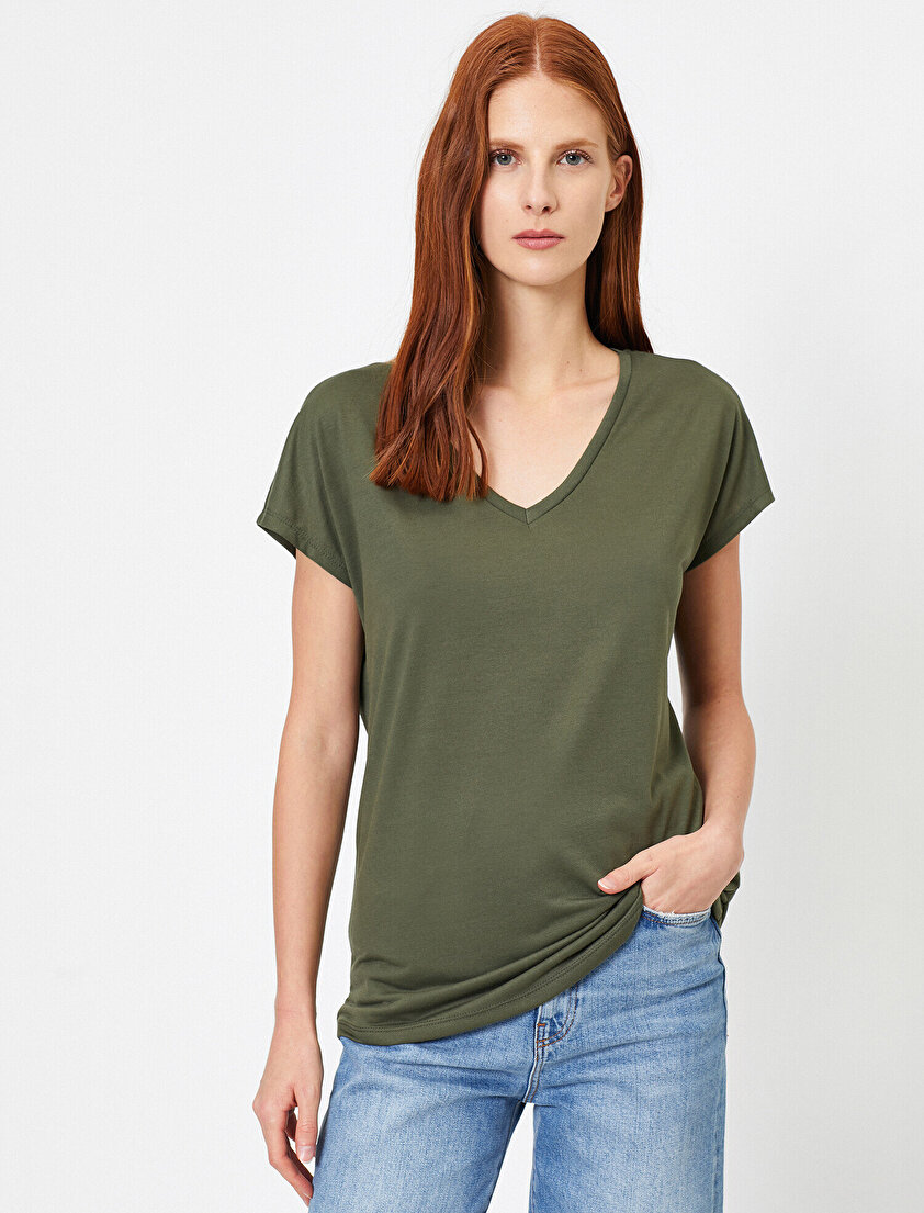 V Yaka Rahat Kalıp Basic Tişört