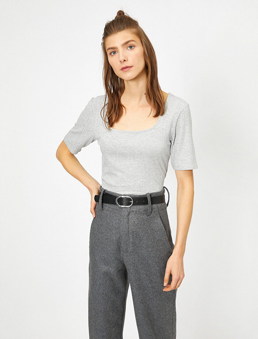 Kare Yaka Basic Tişört