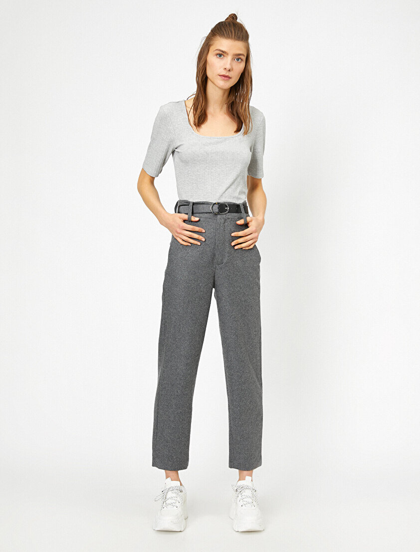 Kare Yaka Basic Tişört