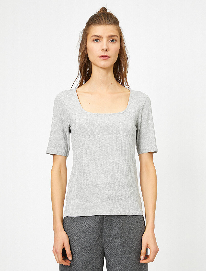 Kare Yaka Basic Tişört