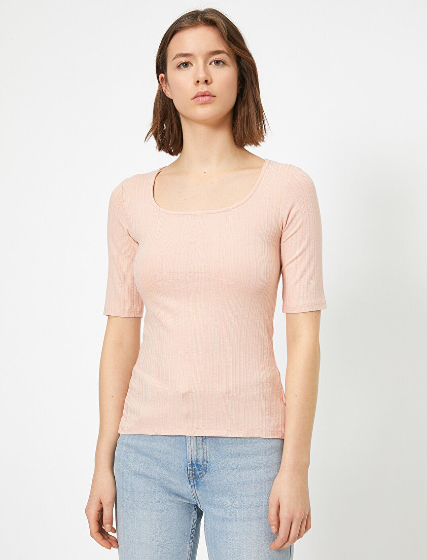 Kare Yaka Basic Tişört