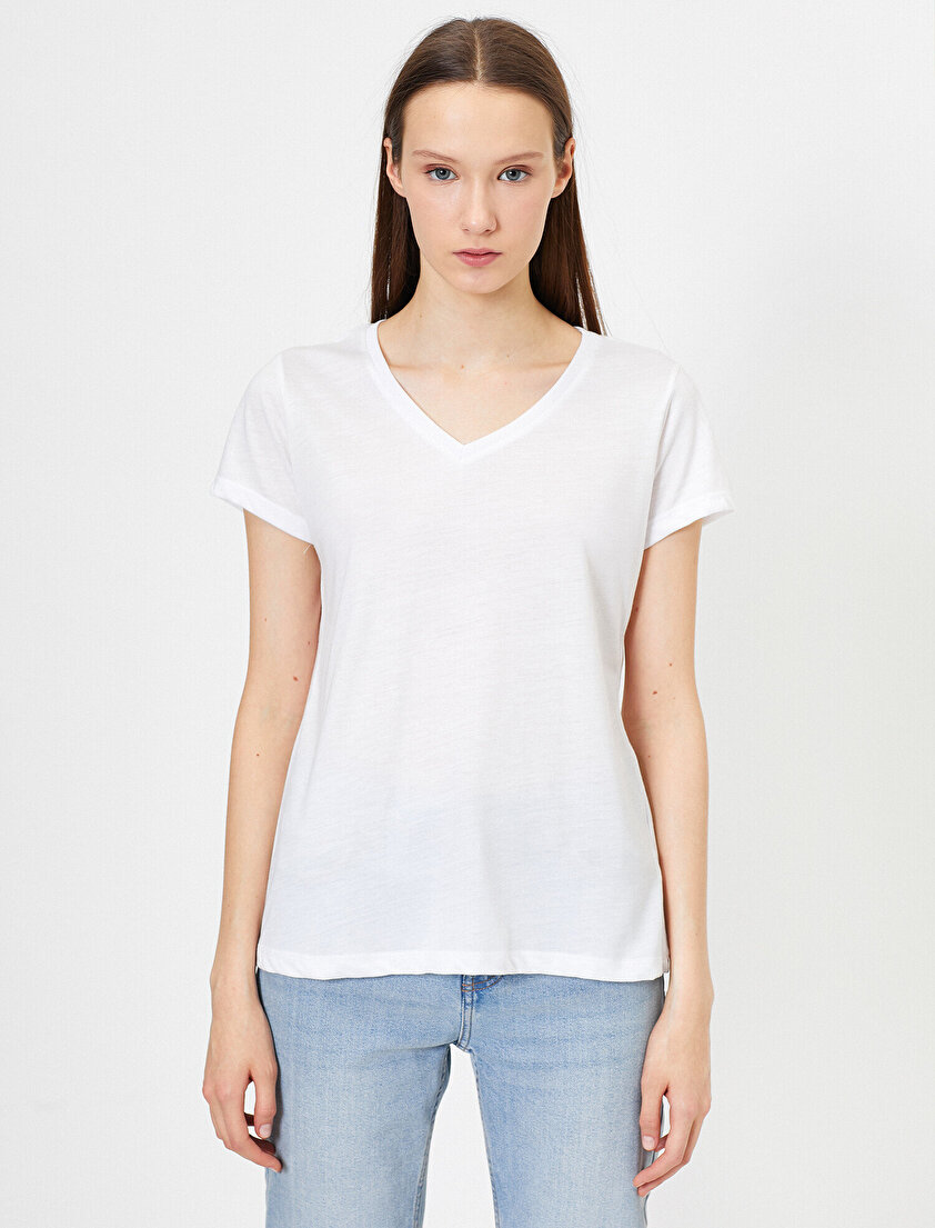 V Yaka Rahat Kalıp Basic Tişört